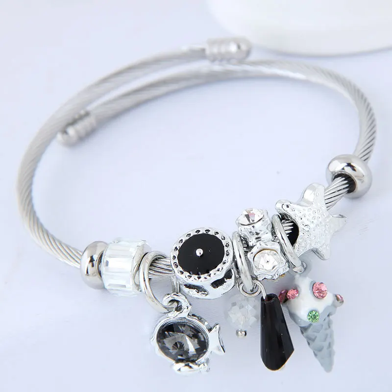 Fashionable Lady Charm Bracelet Adjustable Size High Quality Stainless Steel Jewelry Stocks Wholesale Price Cuff Bracelet
Fashionable Lady Charm Bracelet Adjustable Size High Quality Stainless Steel Jewelry Stocks Wholesale Price Cuff Bracelet