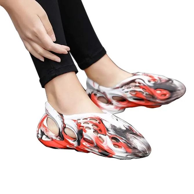 new style Original camouflage graffiti foam runner yeezy slides Men Shoes Women Sandals
new style Original camouflage graffiti foam runner yeezy slides Men Shoes Women Sandals