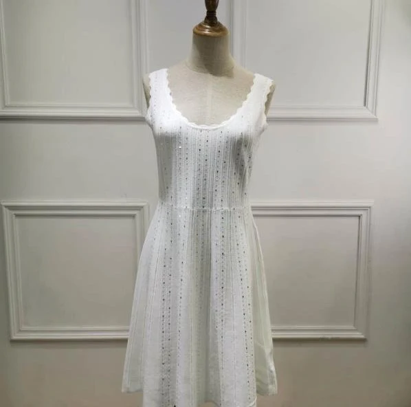 Wholesale Clothing Fashion Designed Short Sleeves Peplum Body Hugging White Dresses for Woman Casual Dresses Summer Sleeveless
Wholesale Clothing Fashion Designed Short Sleeves Peplum Body Hugging White Dresses for Woman Casual Dresses Summer Sleeveless