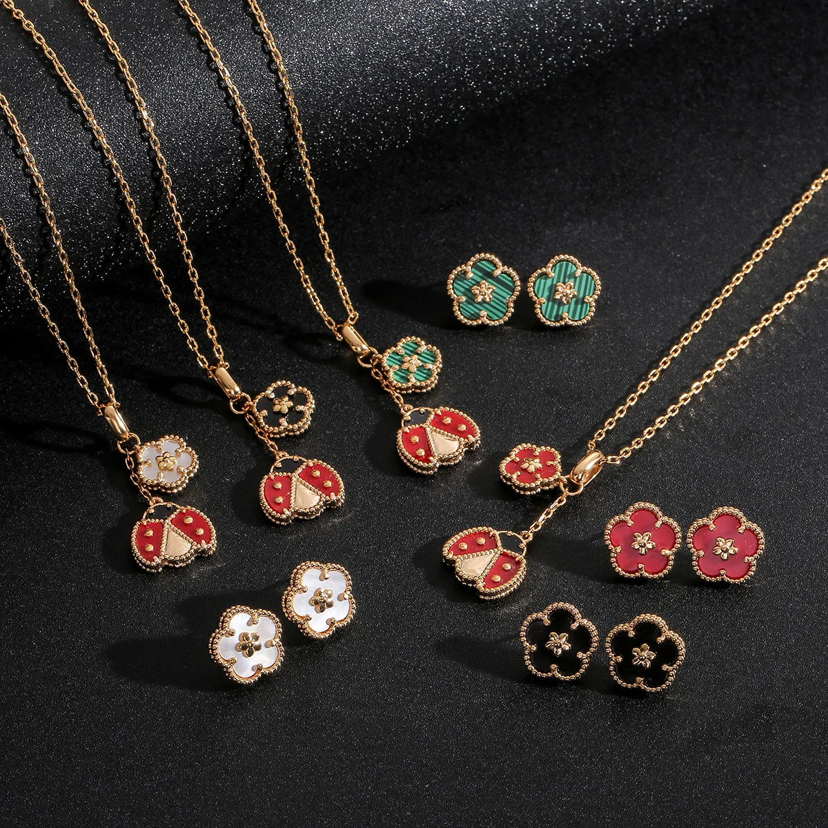 Retro Simple Ladybug Pendant Necklace Earrings Set Temperament Gold-Plated Fine Chain Necklaces Jewelry, Gold color
Retro Simple Ladybug Pendant Necklace Earrings Set Temperament Gold-Plated Fine Chain Necklaces Jewelry, Gold color