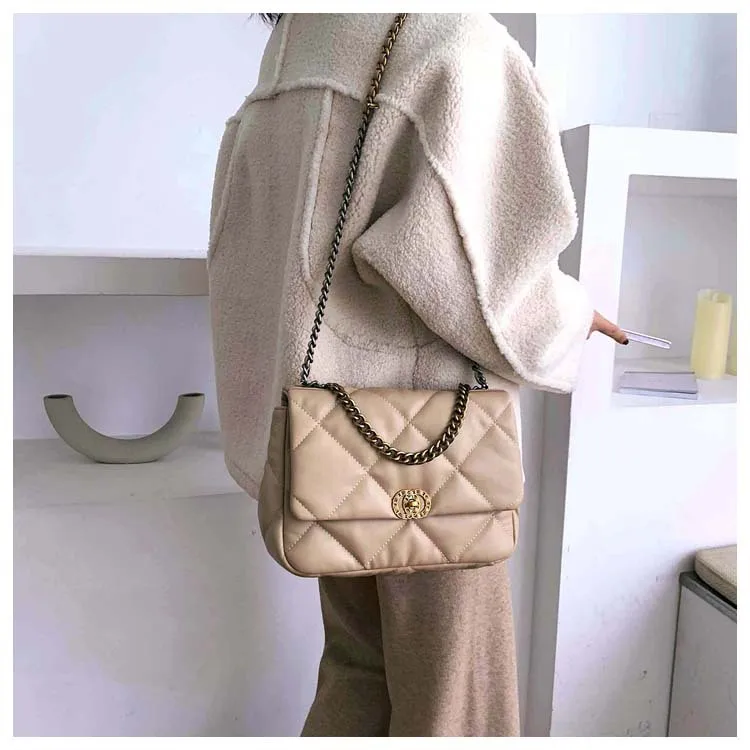 Fashion women diamond cool lady pocket PU leather fanny Brand shoulder bag 2021, Customized color
Fashion women diamond cool lady pocket PU leather fanny Brand shoulder bag 2021, Customized color