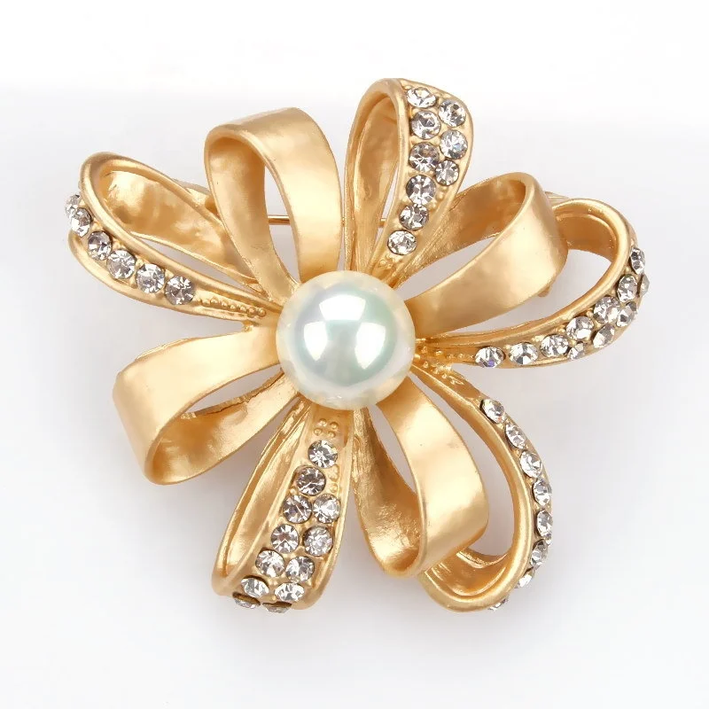 Fashion Irregular Wreath Brooch Pearl Rhinestone Flower Shaped Brooch Classic Women's Hollow Brooch, Gold /silver
Fashion Irregular Wreath Brooch Pearl Rhinestone Flower Shaped Brooch Classic Women's Hollow Brooch, Gold /silver