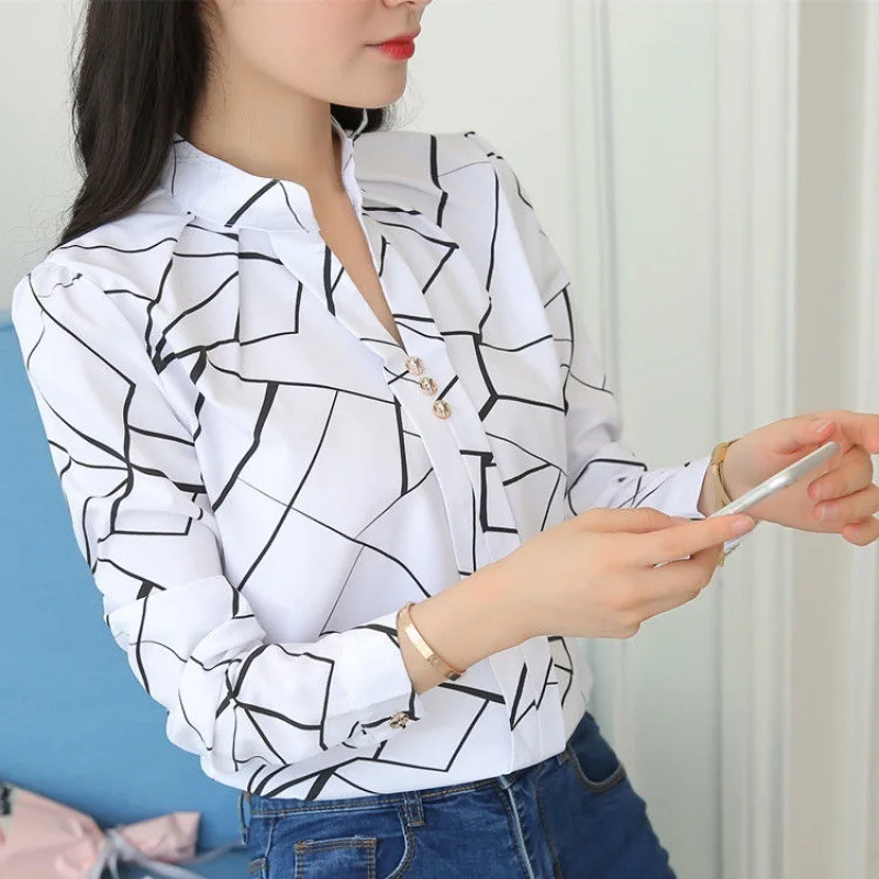 Summer and Autumn New Loose Printed V-neck Chiffon Blouse Long Sleeve Stand Collar All-match crop top, Stripe,color stripe,grid pattern
Summer and Autumn New Loose Printed V-neck Chiffon Blouse Long Sleeve Stand Collar All-match crop top, Stripe,color stripe,grid pattern