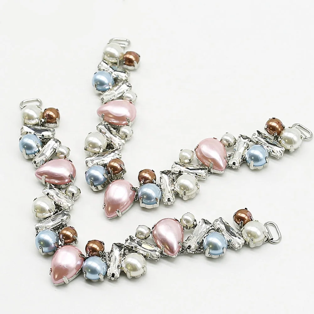 New shoe flower half side pearl shoe chain accessories shoes accessories accessories wholesale Slipper V chain to sample custom, Thoroughly understand
New shoe flower half side pearl shoe chain accessories shoes accessories accessories wholesale Slipper V chain to sample custom, Thoroughly understand
