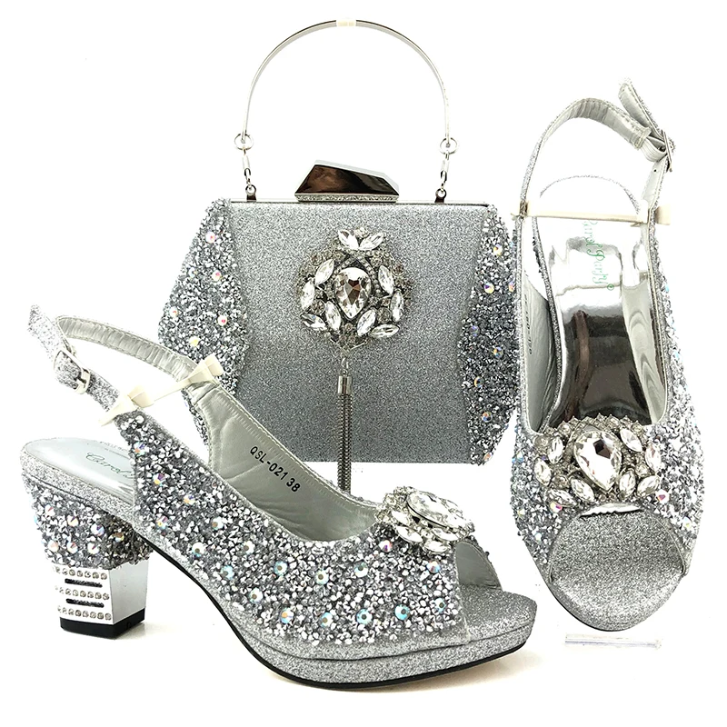 Special Design 2021 Summer Shoes and Bag Set in Golden Color High Quality Italian Lady Shoes Matching Bag for Garden Party Pumps
Special Design 2021 Summer Shoes and Bag Set in Golden Color High Quality Italian Lady Shoes Matching Bag for Garden Party Pumps