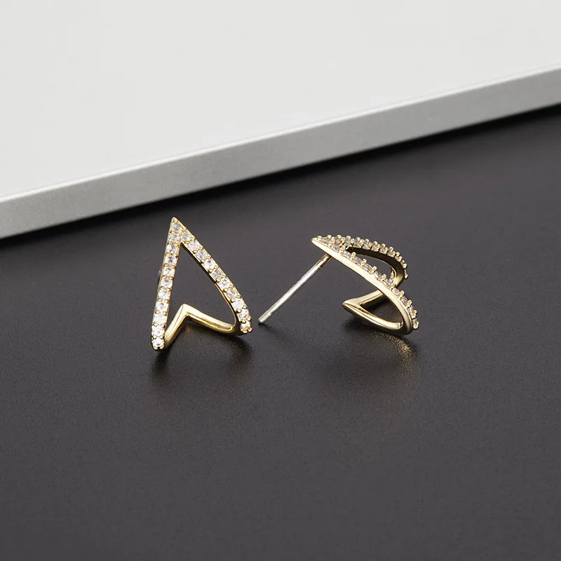 2022 New Design Fashion S925 Needle Crystal V Shape Earrings 925 Sterling Silver Cubic Zircon V Stud Earrings
2022 New Design Fashion S925 Needle Crystal V Shape Earrings 925 Sterling Silver Cubic Zircon V Stud Earrings