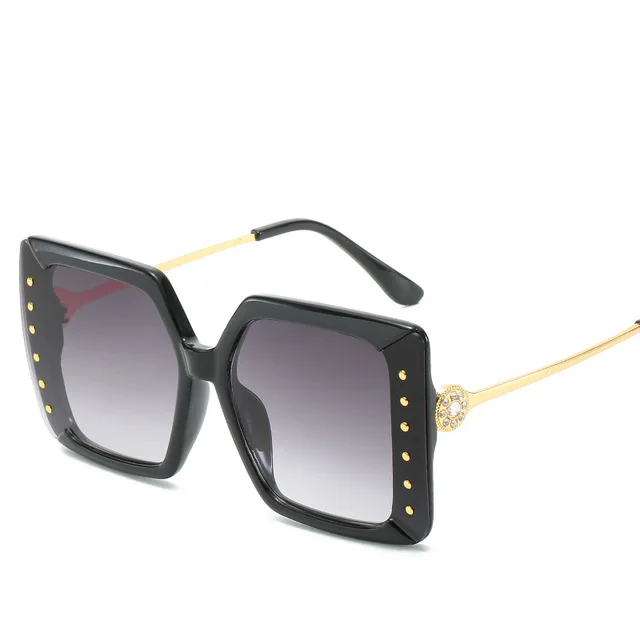 2021 New Crystal Diamond Rimless Sunglasses Women Brand Designer Style Gradient Shades Oversized Square SunGlasses UV400 Fashion, Custom colors
2021 New Crystal Diamond Rimless Sunglasses Women Brand Designer Style Gradient Shades Oversized Square SunGlasses UV400 Fashion, Custom colors