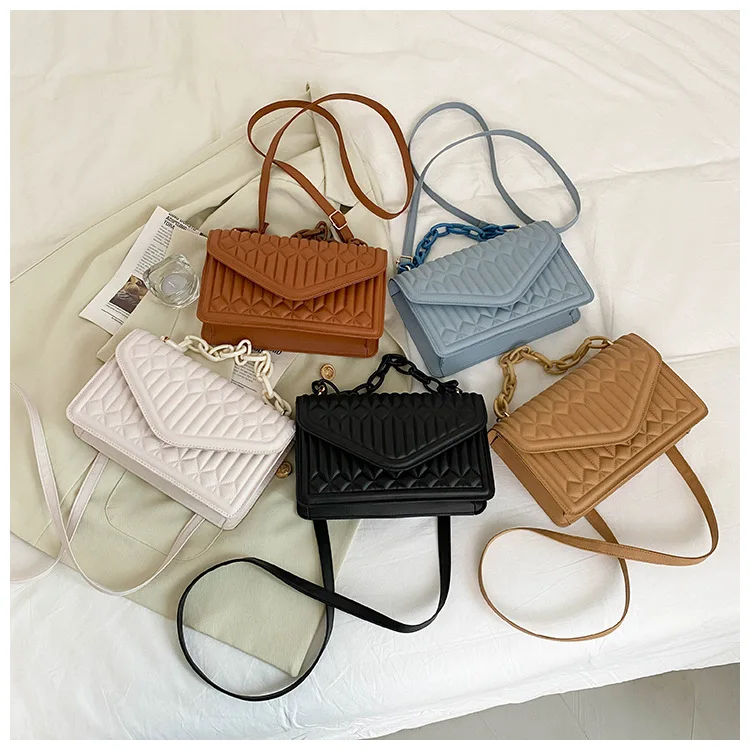 2021 autumn and winter new chain handbag women fashion retro embossed diamond small square bag women's shoulder messenger bag
2021 autumn and winter new chain handbag women fashion retro embossed diamond small square bag women's shoulder messenger bag