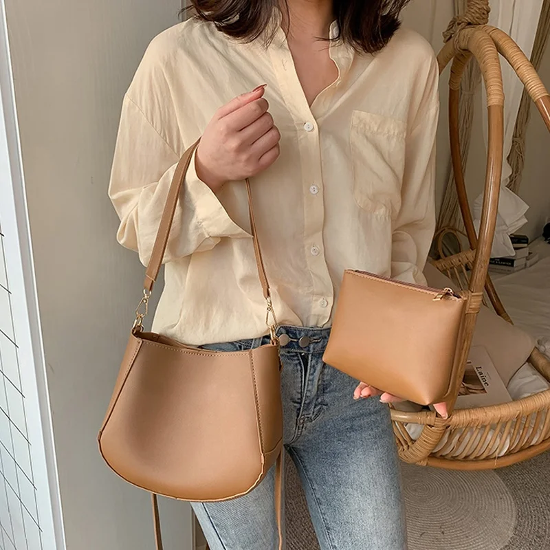 New fashion high-end bag shoulder messenger bucket bag lady large capacity crossbody shoulder bag, Black/khaki/light/dark brown
New fashion high-end bag shoulder messenger bucket bag lady large capacity crossbody shoulder bag, Black/khaki/light/dark brown