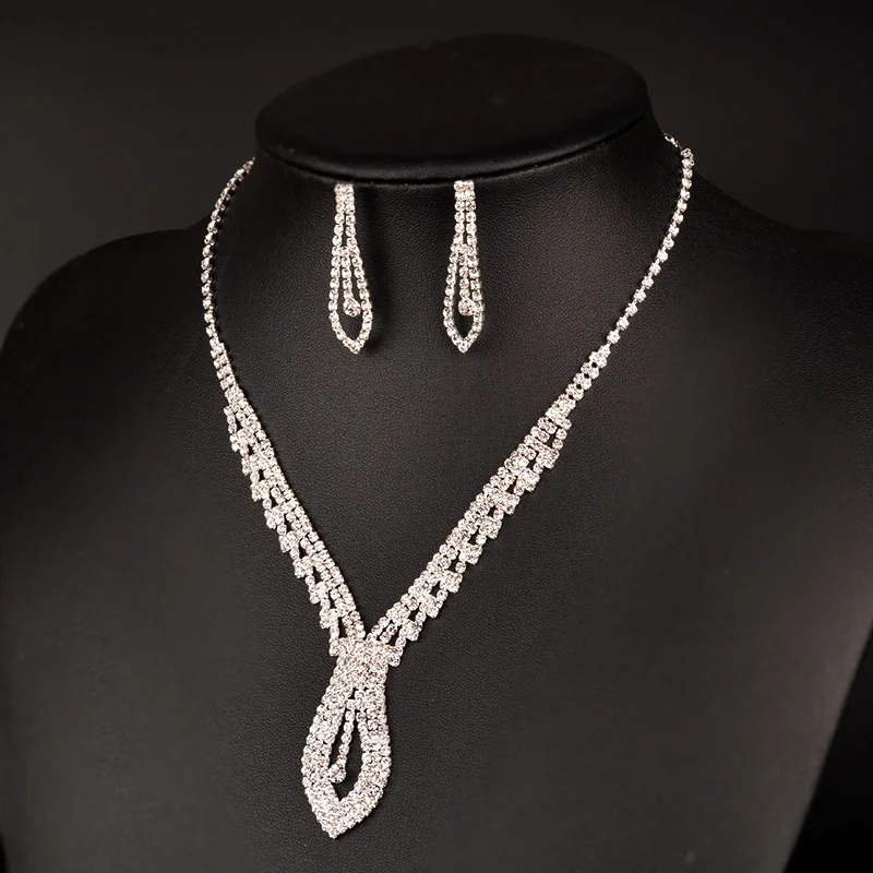 Water Drop Rhinestone Long Pendant Full Crystal Silver Plated Necklace Earrings Elegant Bridal Wedding Jewelry Set
Water Drop Rhinestone Long Pendant Full Crystal Silver Plated Necklace Earrings Elegant Bridal Wedding Jewelry Set