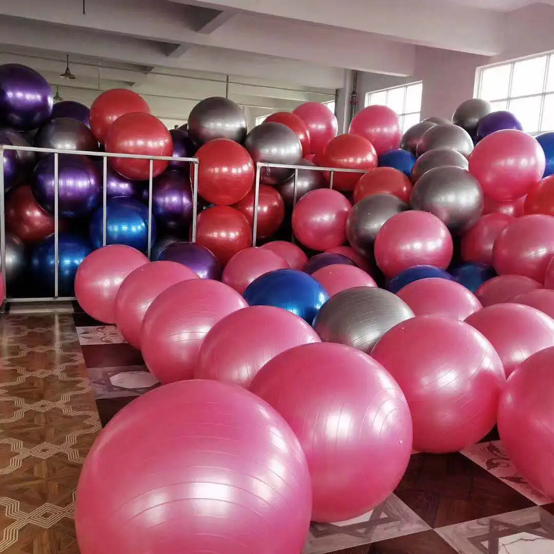 75mm Wholesale 2021 Hot seller Professional exercise Soft body Weight loss model body PVC yoga ball 
75mm Wholesale 2021 Hot seller Professional exercise Soft body Weight loss model body PVC yoga ball