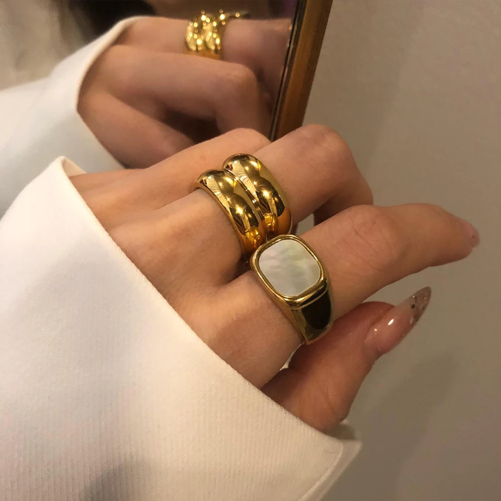 Modernist 18K Gold Chunky White Shell Thick Statement Rings Cigar Band Ring for Women Minimalist Jewelry
Modernist 18K Gold Chunky White Shell Thick Statement Rings Cigar Band Ring for Women Minimalist Jewelry