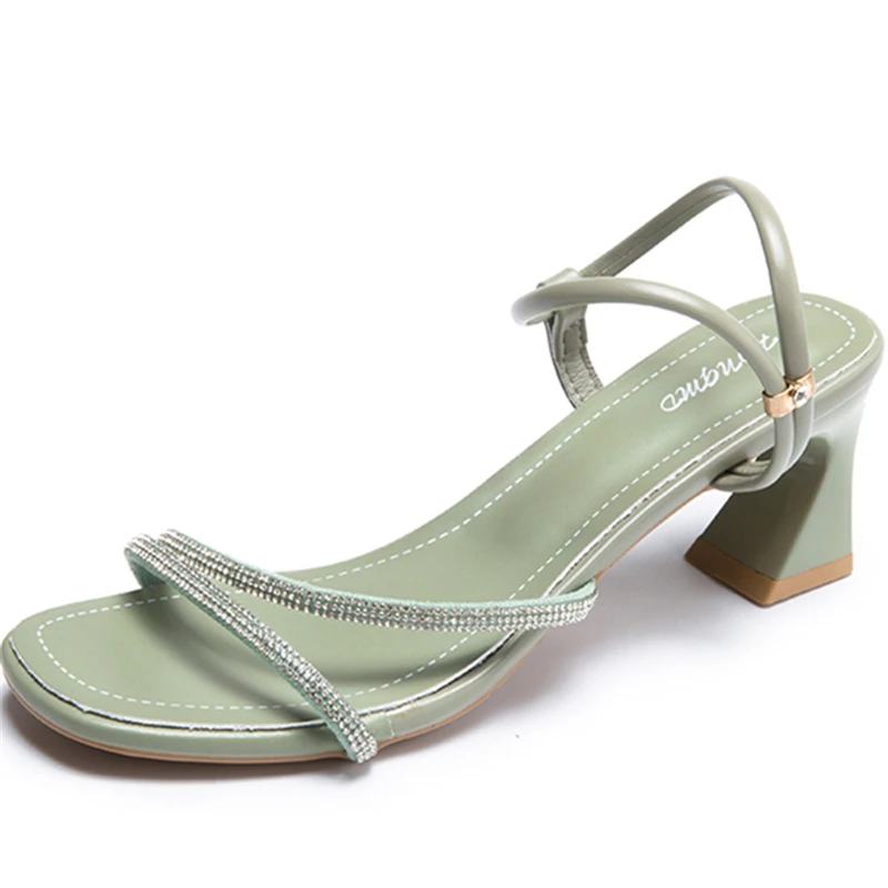 Dropshipping 1pcs Hot Sale Shining High Heels Slippers Women 2021 New Elegant Sandals Women's Summer Outdoor Leisure Slipper
Dropshipping 1pcs Hot Sale Shining High Heels Slippers Women 2021 New Elegant Sandals Women's Summer Outdoor Leisure Slipper