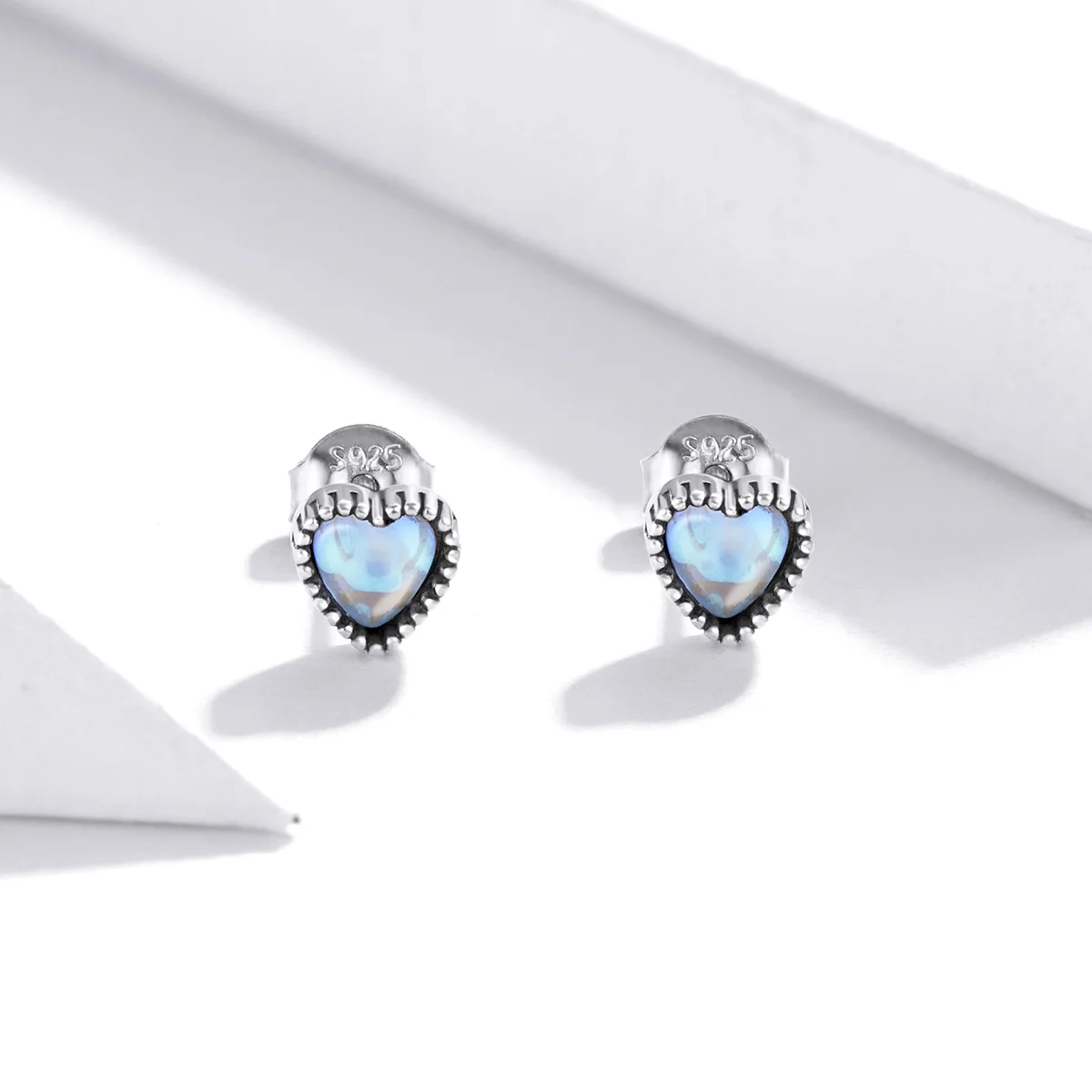 New Arrival Accessories Women Jewelry 925 Sterling Silver Heart Of Glass Stud Statement Stud Earrings
New Arrival Accessories Women Jewelry 925 Sterling Silver Heart Of Glass Stud Statement Stud Earrings