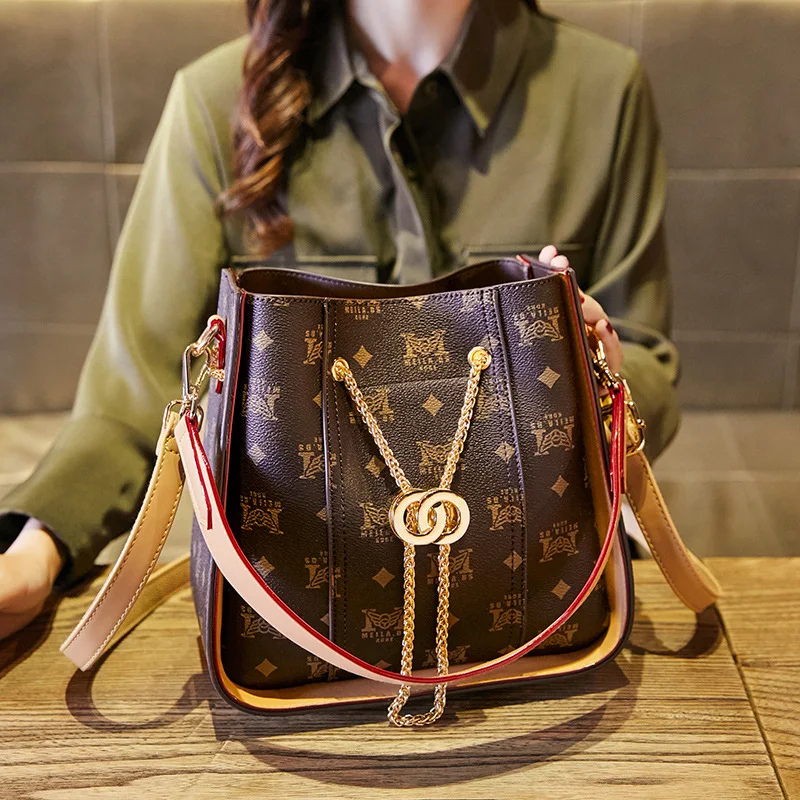 Best selling women brand luxury bucket shoulder simple chain crossbody handbags wholesale, As pic
Best selling women brand luxury bucket shoulder simple chain crossbody handbags wholesale, As pic