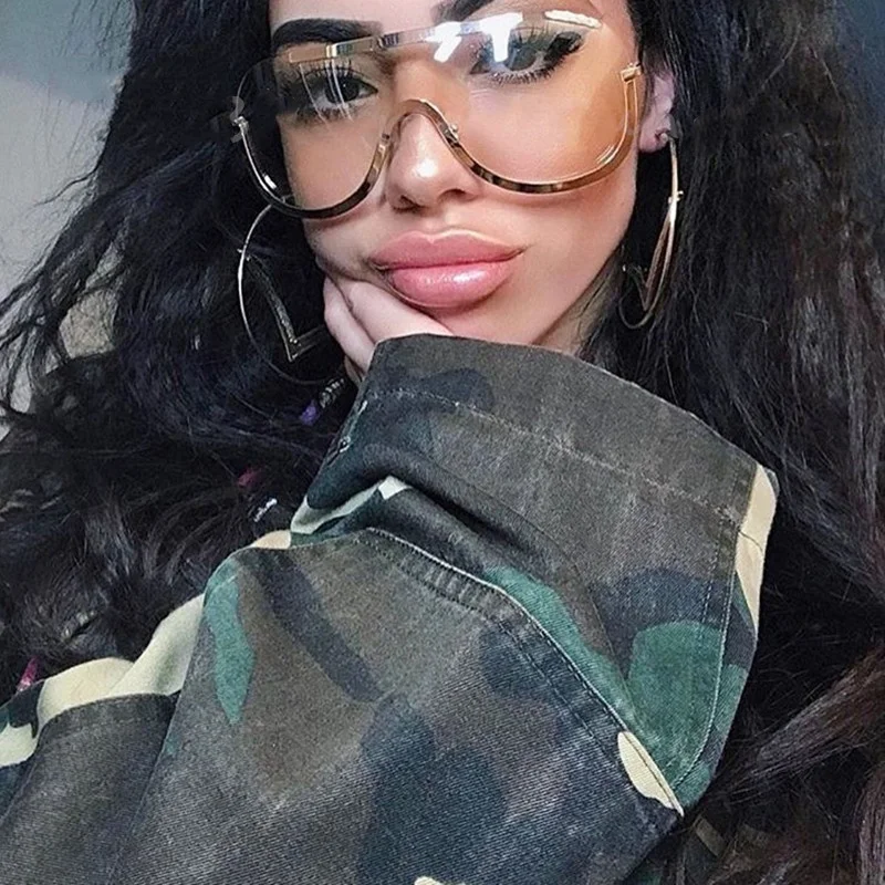SE3 Wholesale New Fashion Sunglasses High Quality One-piece Clear Oversized Sunglasses, As shown
SE3 Wholesale New Fashion Sunglasses High Quality One-piece Clear Oversized Sunglasses, As shown