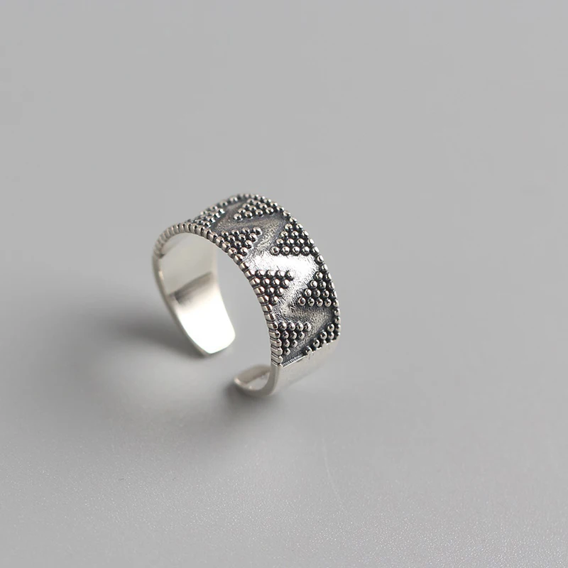 Minimalist korean 18k gold plated jewelry fashion 925 sterling silve wave dot wide vintage ring for women
Minimalist korean 18k gold plated jewelry fashion 925 sterling silve wave dot wide vintage ring for women