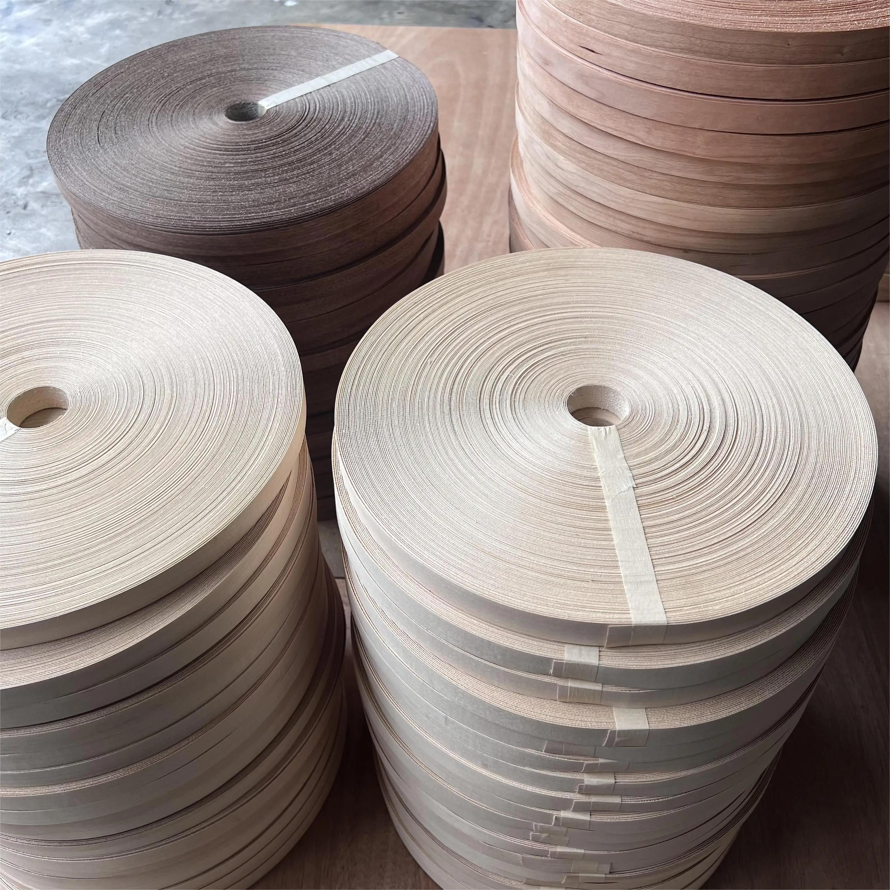 Factory supply natural edge banding veneer furniture0.5mm1mmOak walnut maple cherry birch okoume edge veneer
Factory supply natural edge banding veneer furniture0.5mm1mmOak walnut maple cherry birch okoume edge veneer