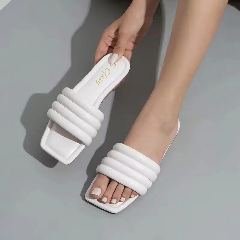 Hot sale 2021 new arrival square toe fashion candy color flat casual outdoor plus size beach slippers women shoes wholesale, Five colors or customized
Hot sale 2021 new arrival square toe fashion candy color flat casual outdoor plus size beach slippers women shoes wholesale, Five colors or customized