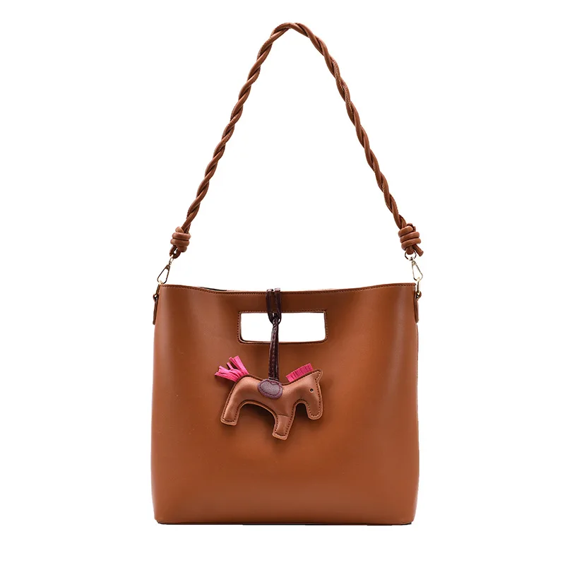 Woven Shoulder Strap Bucket Handbags Autumn And Winter New High-Quality Cute Mini Pony Ornaments One-Shoulder Handbag Y10227
Woven Shoulder Strap Bucket Handbags Autumn And Winter New High-Quality Cute Mini Pony Ornaments One-Shoulder Handbag Y10227
