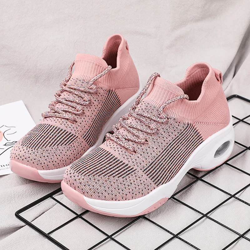 high quality large size mesh sneakers for women mom flats sneakers chaussures sport shoes confortables breathable fashion trendy
high quality large size mesh sneakers for women mom flats sneakers chaussures sport shoes confortables breathable fashion trendy