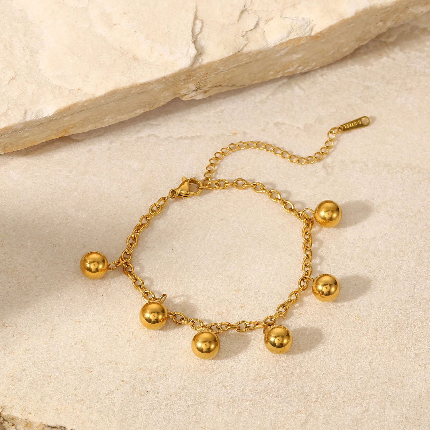Vintage Style 18K Gold Plated Titanium Steel Bracelet Ball Stainless Steel Pendant Bracelet Jewelry For Women
Vintage Style 18K Gold Plated Titanium Steel Bracelet Ball Stainless Steel Pendant Bracelet Jewelry For Women