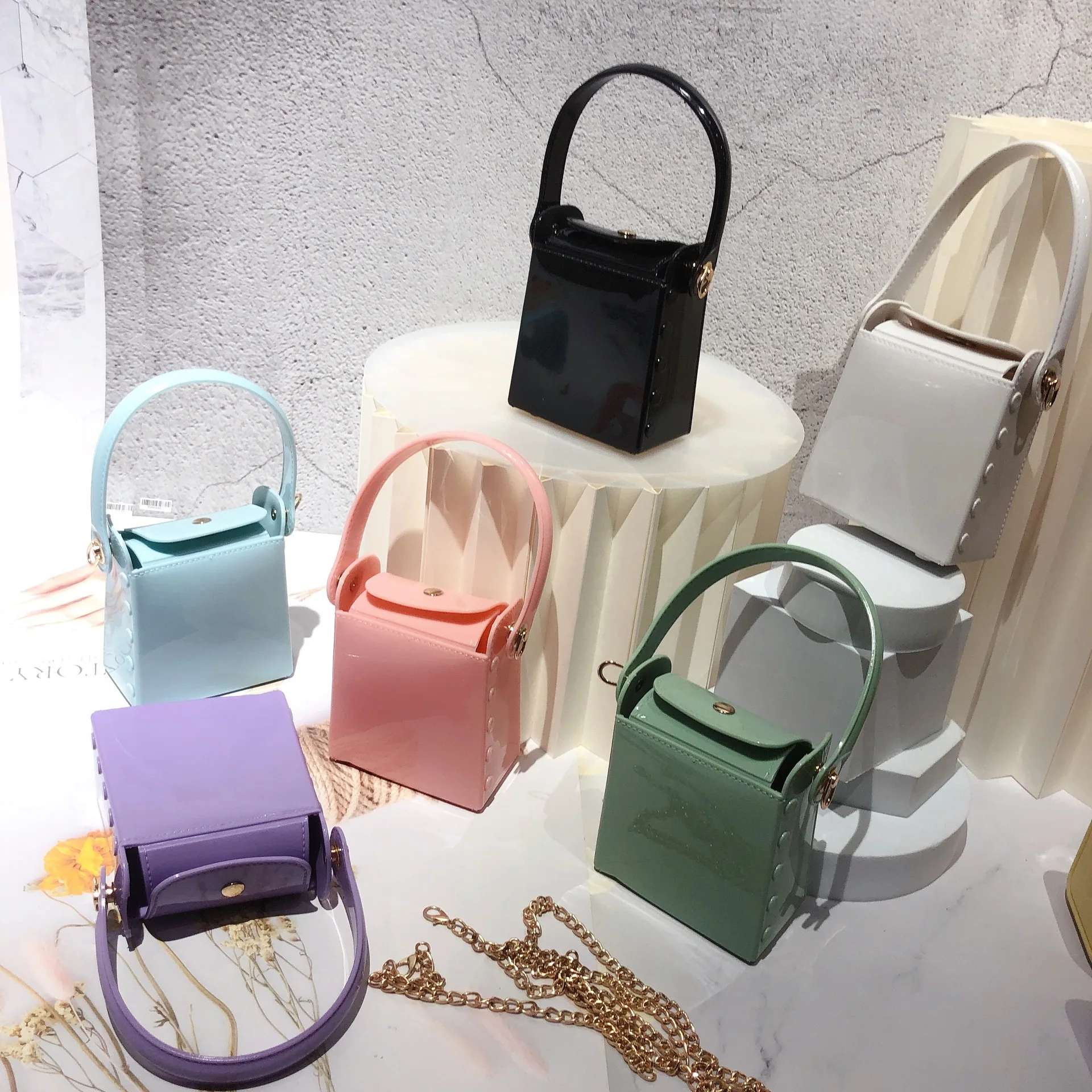 2021 new mini cigarette case handbag portable chain bag fashion one-shoulder diagonal small square bag female
2021 new mini cigarette case handbag portable chain bag fashion one-shoulder diagonal small square bag female