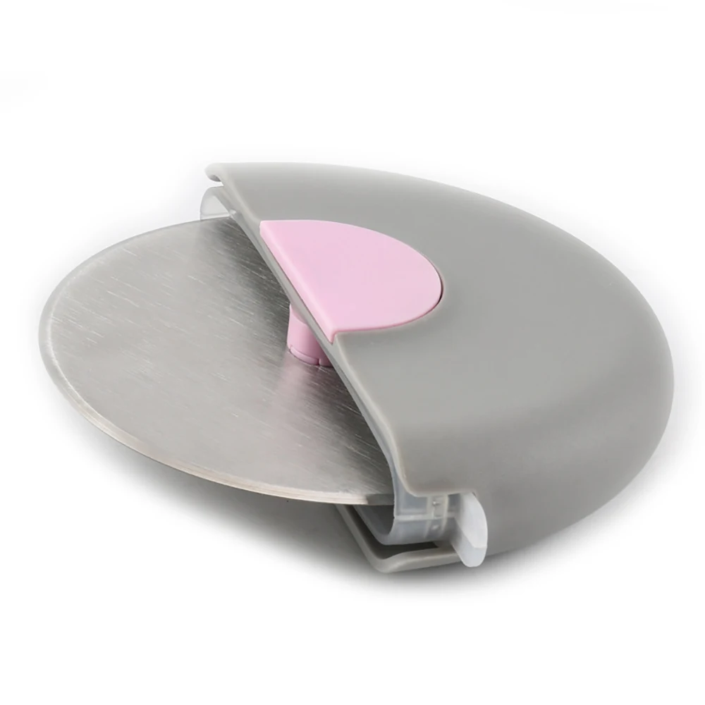 Hot Sale Backing Tools Portable Household Kitchen Round Roller Wheel Plastic Cake Cutting Stainless Steel Pizza Cutter
Hot Sale Backing Tools Portable Household Kitchen Round Roller Wheel Plastic Cake Cutting Stainless Steel Pizza Cutter