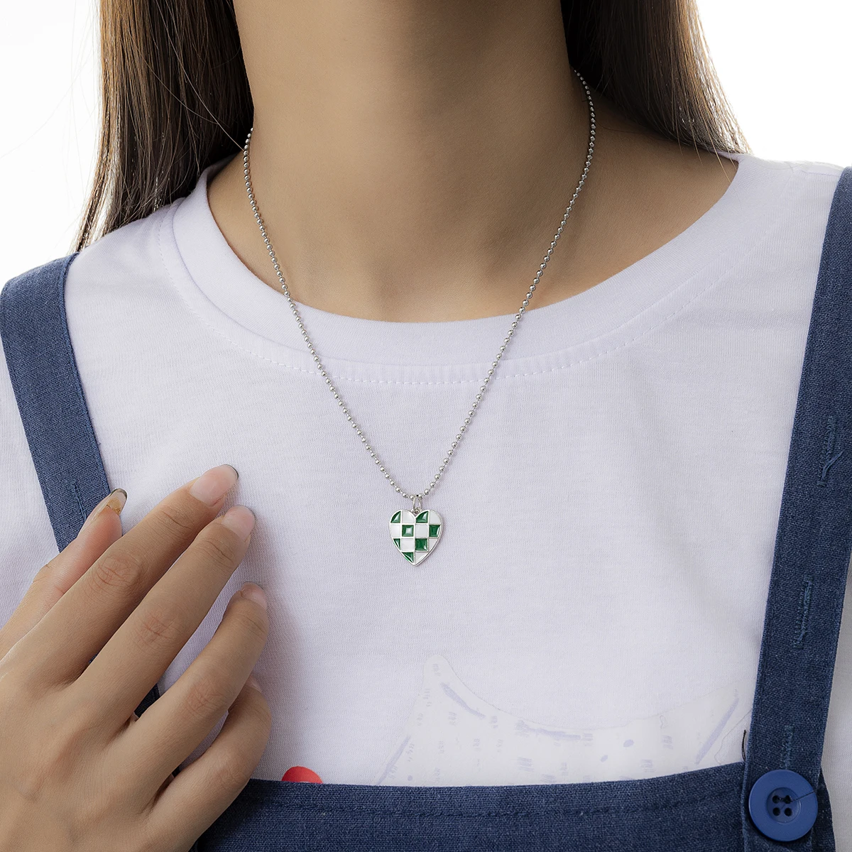 SHIXIN Wholesale Stainless Steel Bead Chain Necklace Creative Heart Pendant Necklace Silver Jewelry Necklace for Men Women
SHIXIN Wholesale Stainless Steel Bead Chain Necklace Creative Heart Pendant Necklace Silver Jewelry Necklace for Men Women
