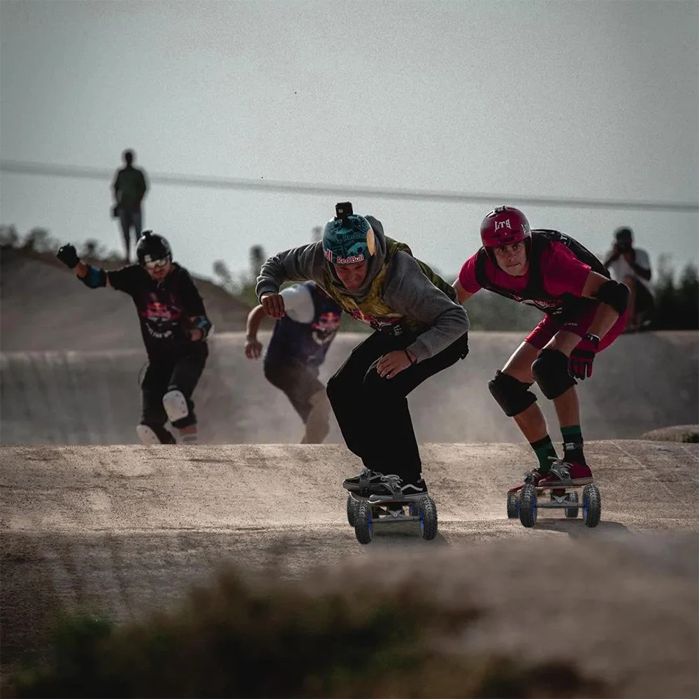 Drop shipping off Road electric skateboard Mountain Board Dual Motor Each 1650W*2 skateboard pro with Remote Control
Drop shipping off Road electric skateboard Mountain Board Dual Motor Each 1650W*2 skateboard pro with Remote Control