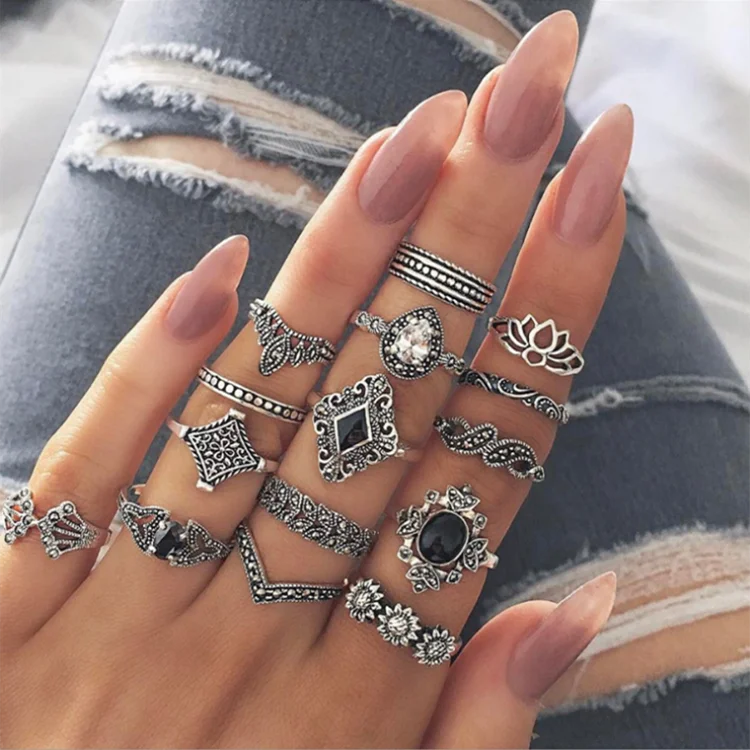 Chinese factory retro set diamond gem trend six awn star water crown set ring stock sales
Chinese factory retro set diamond gem trend six awn star water crown set ring stock sales