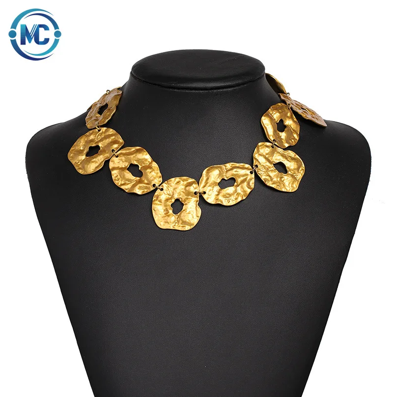 2021 European and American style fashion personalized bling initial necklace jewelry set for women and girls
2021 European and American style fashion personalized bling initial necklace jewelry set for women and girls