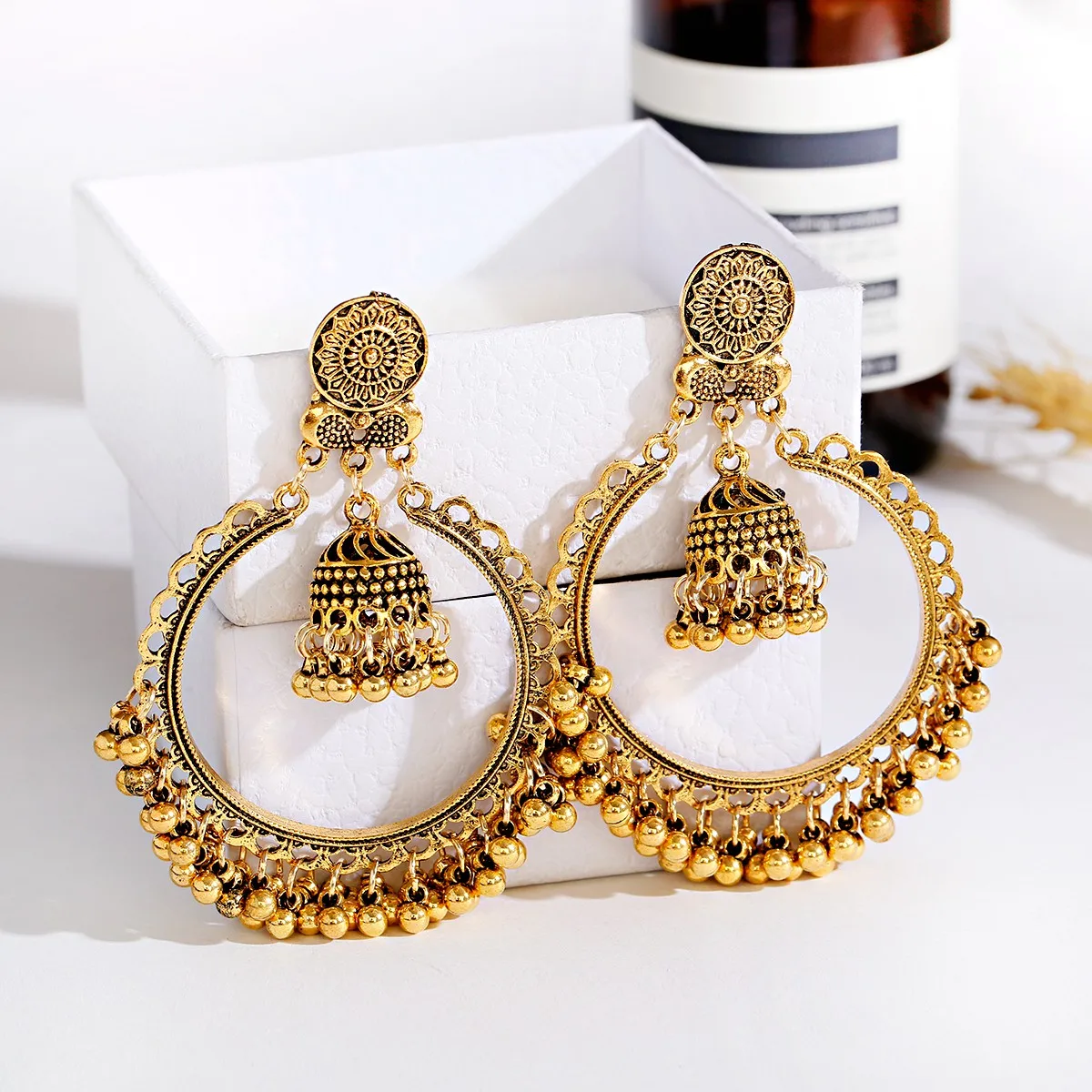 Ethnic Style Vintage Bohemian Earrings Gold Color Alloy Ring Pendant Sun Flower Carved Pattern Beads Tassel Earring 2021 Jewelry, Gold/silver
Ethnic Style Vintage Bohemian Earrings Gold Color Alloy Ring Pendant Sun Flower Carved Pattern Beads Tassel Earring 2021 Jewelry, Gold/silver
