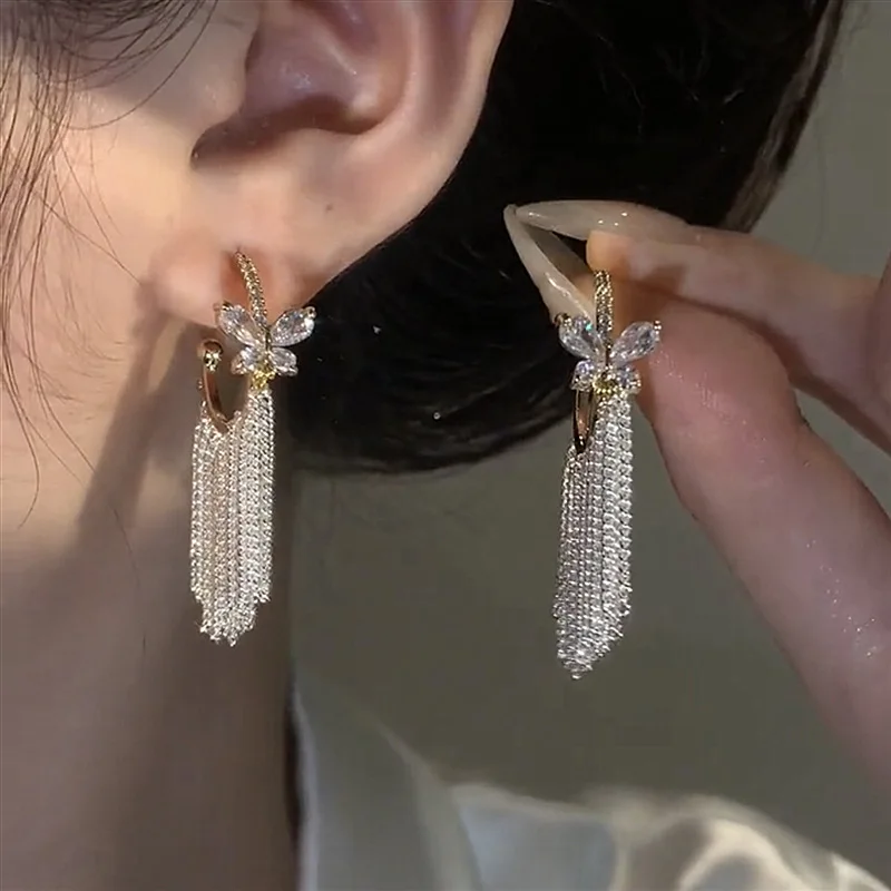2023 New Arrival s925 Silver Needle Stud Earrings Brass Silver Tassel Earrings Butterfly Crystal Earrings For women
2023 New Arrival s925 Silver Needle Stud Earrings Brass Silver Tassel Earrings Butterfly Crystal Earrings For women