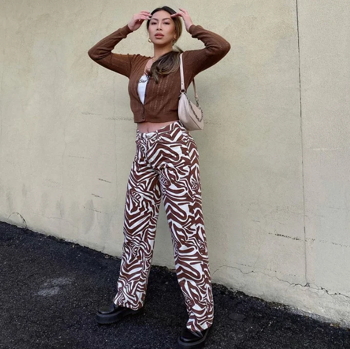 Z0121 2021 spring high waist straight trousers women animal stripe print loose casual trousers
Z0121 2021 spring high waist straight trousers women animal stripe print loose casual trousers