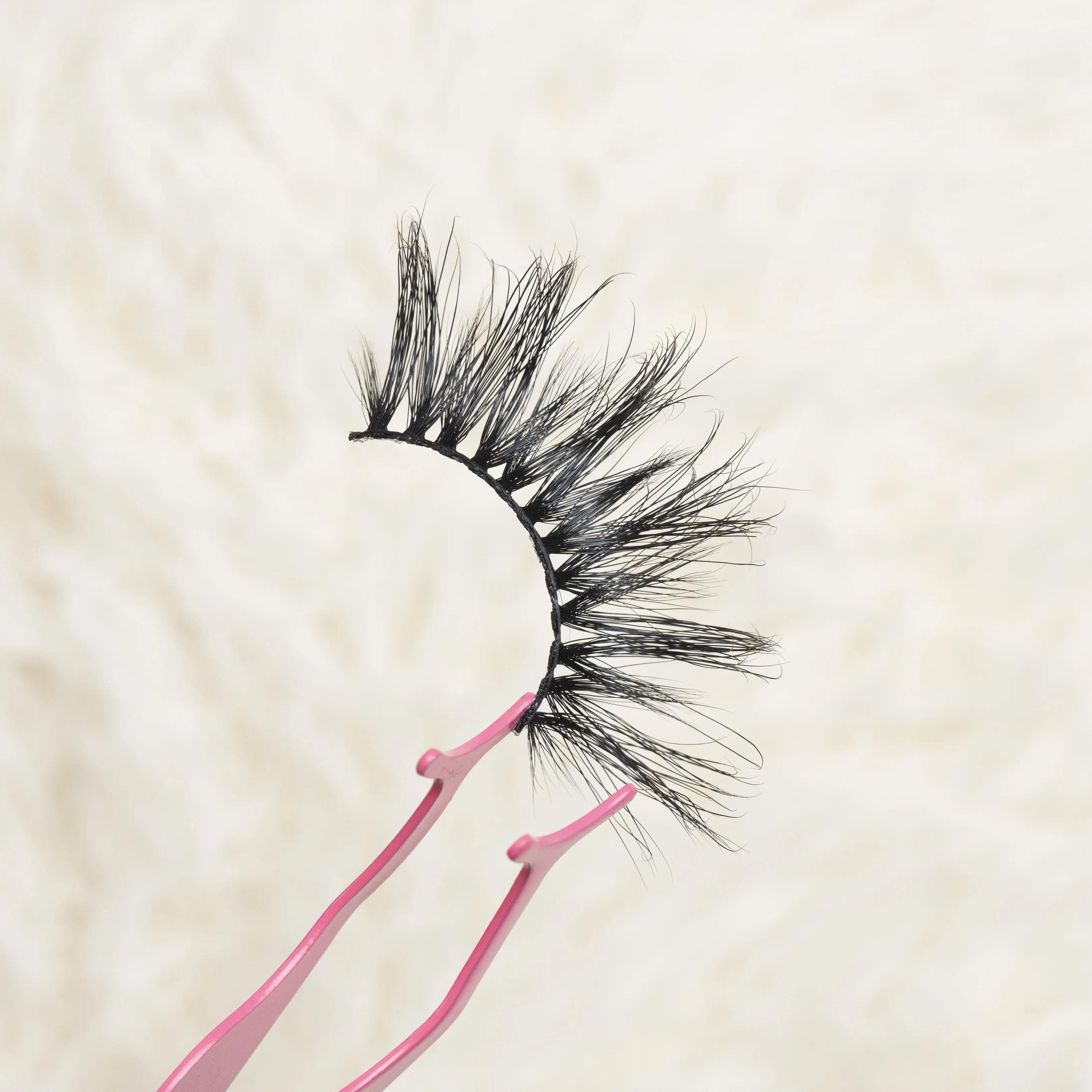 3d mink eye lashes wholesale eyelash vendor customized boxes mink, Black color, colorful color also available
3d mink eye lashes wholesale eyelash vendor customized boxes mink, Black color, colorful color also available