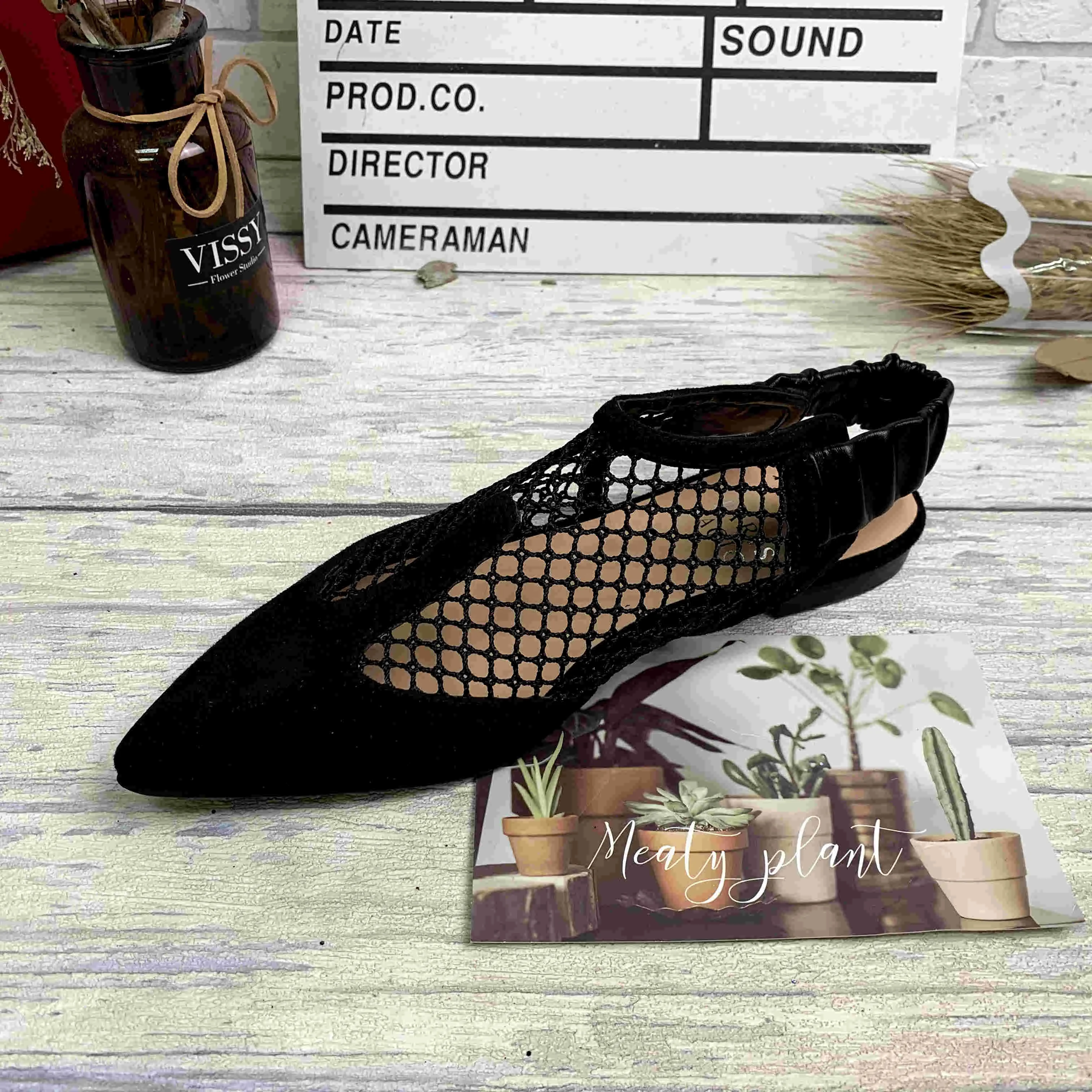 2021 spring new style pointed toe fashion fishnet suede low heel ladies single shoes European style large size wholesale, Black
2021 spring new style pointed toe fashion fishnet suede low heel ladies single shoes European style large size wholesale, Black