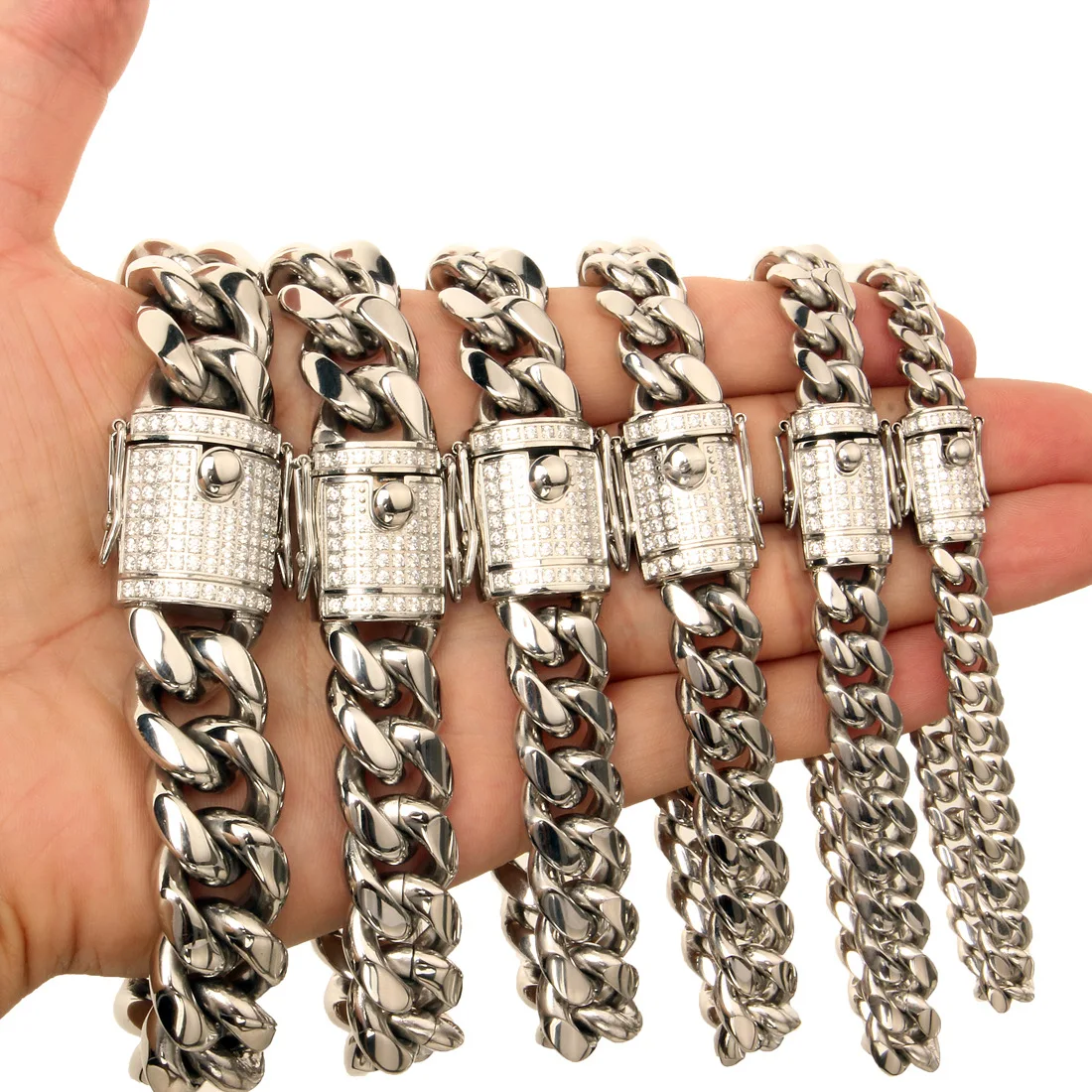 2021 Hot Selling Never Fade Hips Hops Micro Pave CZ Cuban Link Necklace Titanium Plated Stainless Steel Cuban Chain For Men
2021 Hot Selling Never Fade Hips Hops Micro Pave CZ Cuban Link Necklace Titanium Plated Stainless Steel Cuban Chain For Men