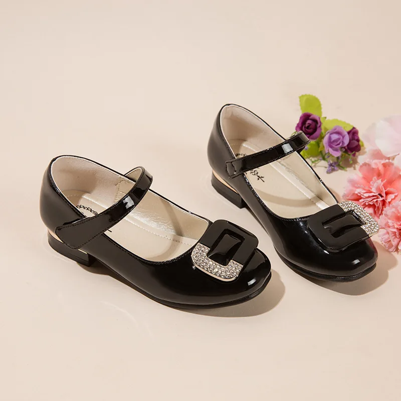 New princess shoes Performance girl leather shoes Water drill square buckle Small leather shoes, Red, black, pink
New princess shoes Performance girl leather shoes Water drill square buckle Small leather shoes, Red, black, pink