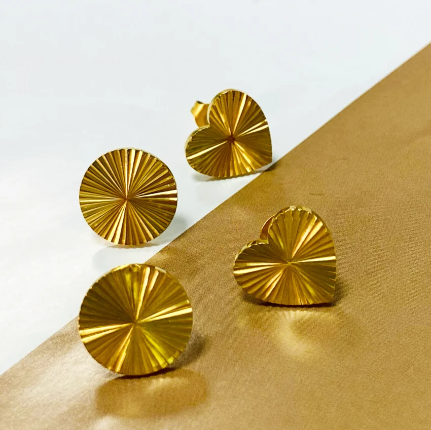 New Arrival Minimalist Woman Jewelry 18K Gold Plated Round Earrings Stainless Steel Sun Shape Heart Ear Stud Earrings
New Arrival Minimalist Woman Jewelry 18K Gold Plated Round Earrings Stainless Steel Sun Shape Heart Ear Stud Earrings