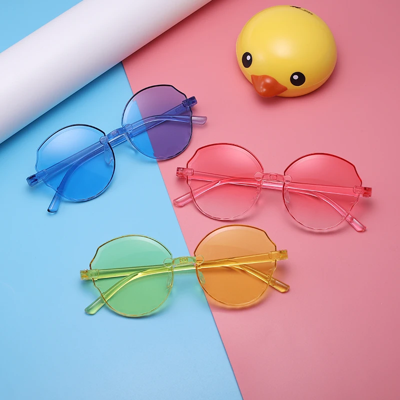 Wholesale Fashionable Child Glasses Kid Sunglasses in China Cheap for Kids with Boy and Girl Fashion Sunglasses Customized Logo
Wholesale Fashionable Child Glasses Kid Sunglasses in China Cheap for Kids with Boy and Girl Fashion Sunglasses Customized Logo