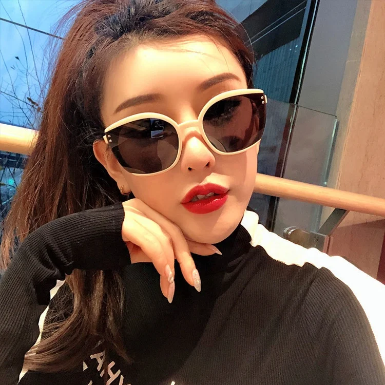 DOISYER 2020 trendy Korea brand design men women summer sunglasses fashion dropshippomg
DOISYER 2020 trendy Korea brand design men women summer sunglasses fashion dropshippomg