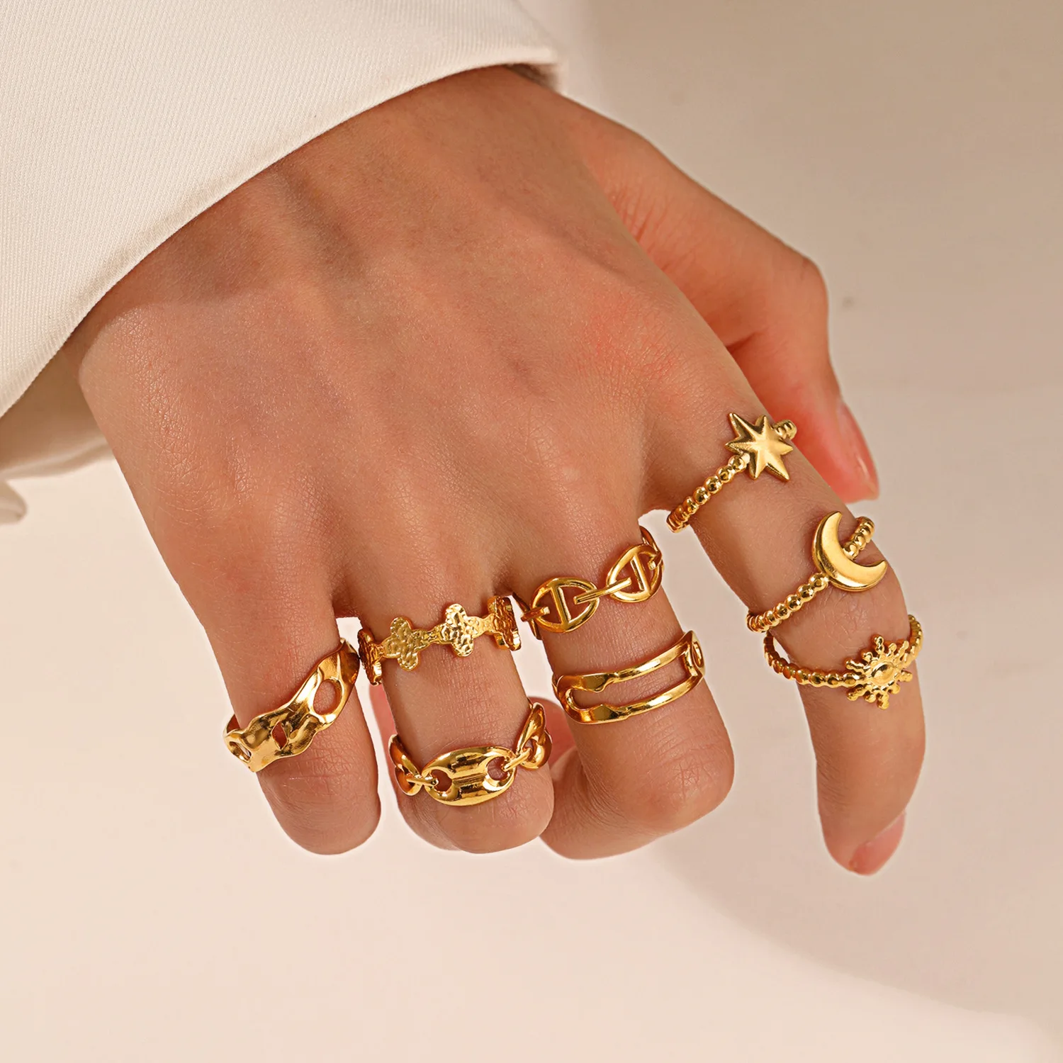 Fashion 18K Gold Plated Stainless Steel Star Moon Open Ring for Women Adjustable Hollow Finger Ring
Fashion 18K Gold Plated Stainless Steel Star Moon Open Ring for Women Adjustable Hollow Finger Ring