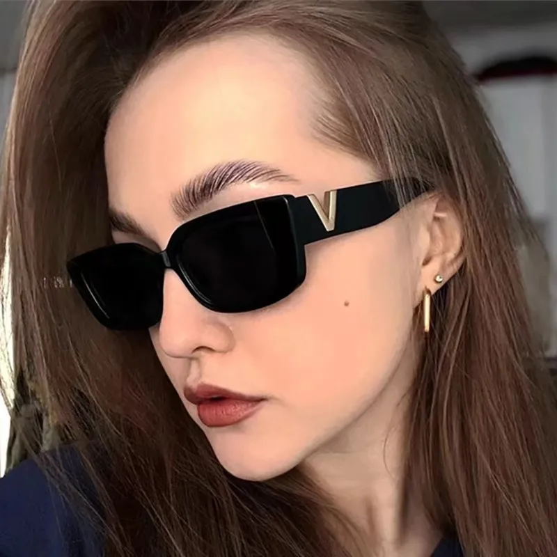 1278 Custom logo Fashion for men Trendy Driving UV400 2023 Design Small square frame Fashion Sunglasses women
1278 Custom logo Fashion for men Trendy Driving UV400 2023 Design Small square frame Fashion Sunglasses women