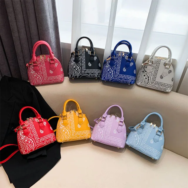 2021 New Portable Simple Chain Shoulder Bag Messenger Lady Turban Bags Cashew Flower Women designer Handbag
2021 New Portable Simple Chain Shoulder Bag Messenger Lady Turban Bags Cashew Flower Women designer Handbag