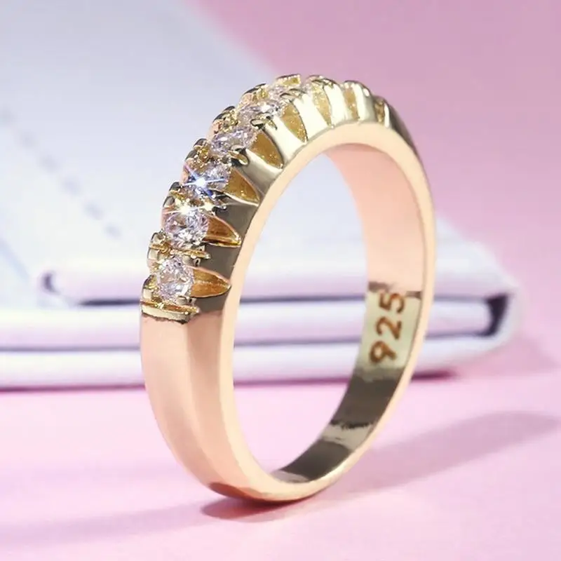 Simple Romantic Jewelry Men's Proposal Engagement Wedding Rings Natural Gemstone Embedded Women's Rings
Simple Romantic Jewelry Men's Proposal Engagement Wedding Rings Natural Gemstone Embedded Women's Rings