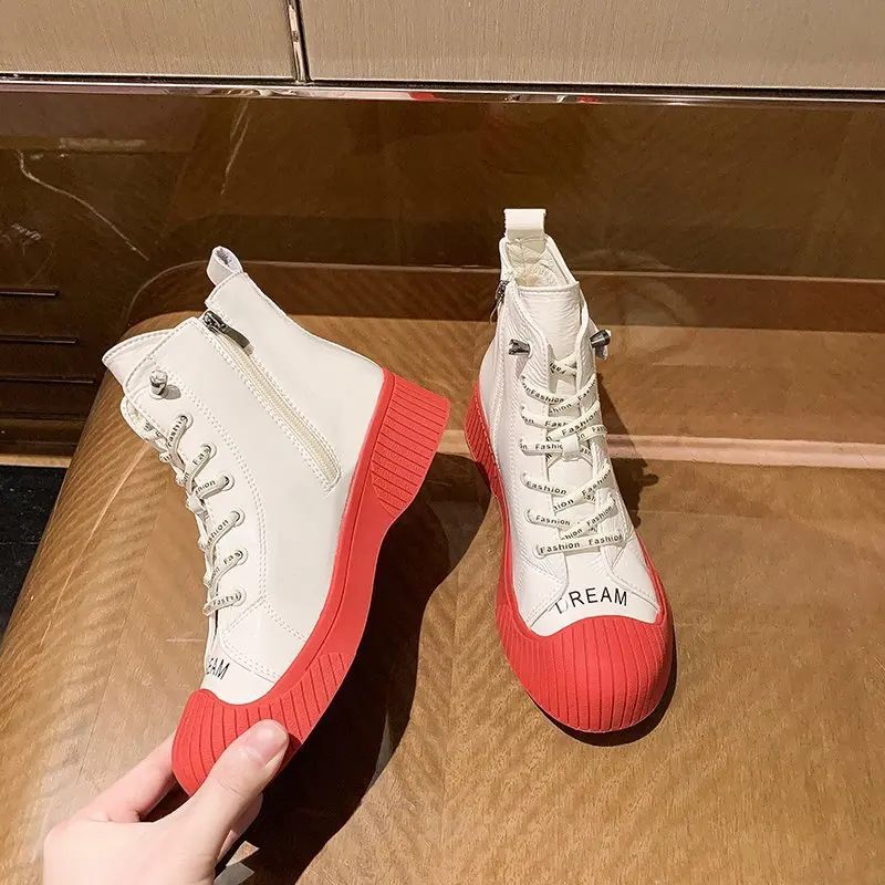 2020 New Chunky Boots Fashion Pocket Platform Women Ankle Boots Female Sole Pouch Botas ladies martin boot
2020 New Chunky Boots Fashion Pocket Platform Women Ankle Boots Female Sole Pouch Botas ladies martin boot