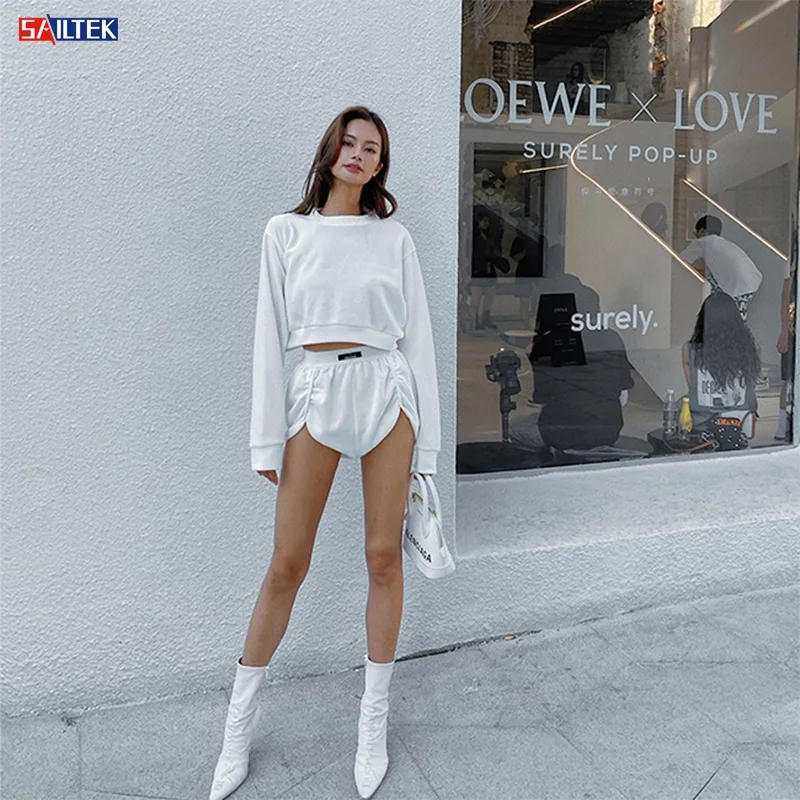 2020 summer high quality custom crop top hoodie 2 piece short set women sexy girl 2 piece set women
2020 summer high quality custom crop top hoodie 2 piece short set women sexy girl 2 piece set women