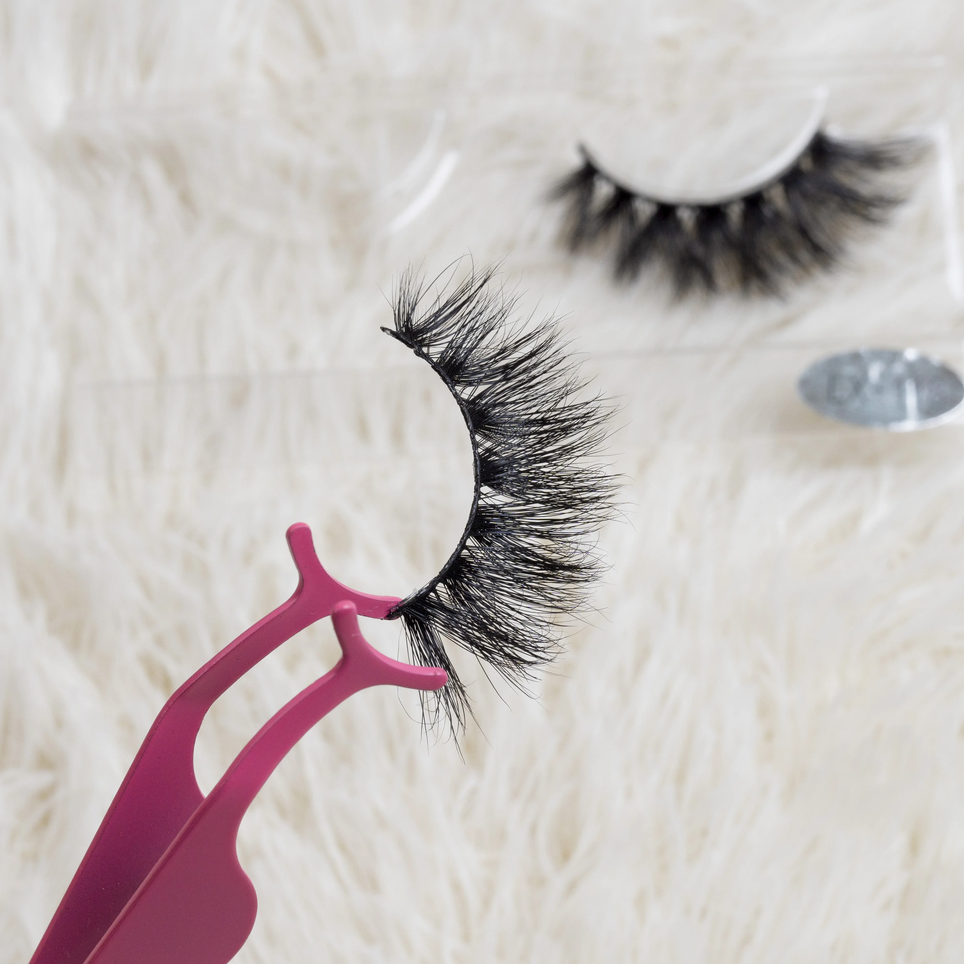 high quality thin fluffy 5d 20mm-25mm mink fur eyelashes vendor, Black color, colorful color also available
high quality thin fluffy 5d 20mm-25mm mink fur eyelashes vendor, Black color, colorful color also available