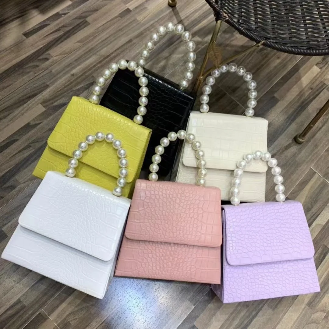 Pearl Hand Bags Female 2021 New Trendy Fashion Retro Chain Shoulder Diagonal Box Small Square Bag Ladies Purse Handbag
Pearl Hand Bags Female 2021 New Trendy Fashion Retro Chain Shoulder Diagonal Box Small Square Bag Ladies Purse Handbag